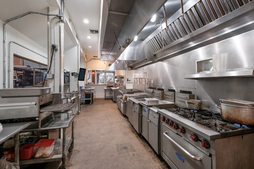More Photos Of 13838 Jones Maltsberger Rd, San Antonio Restaurant For Sale