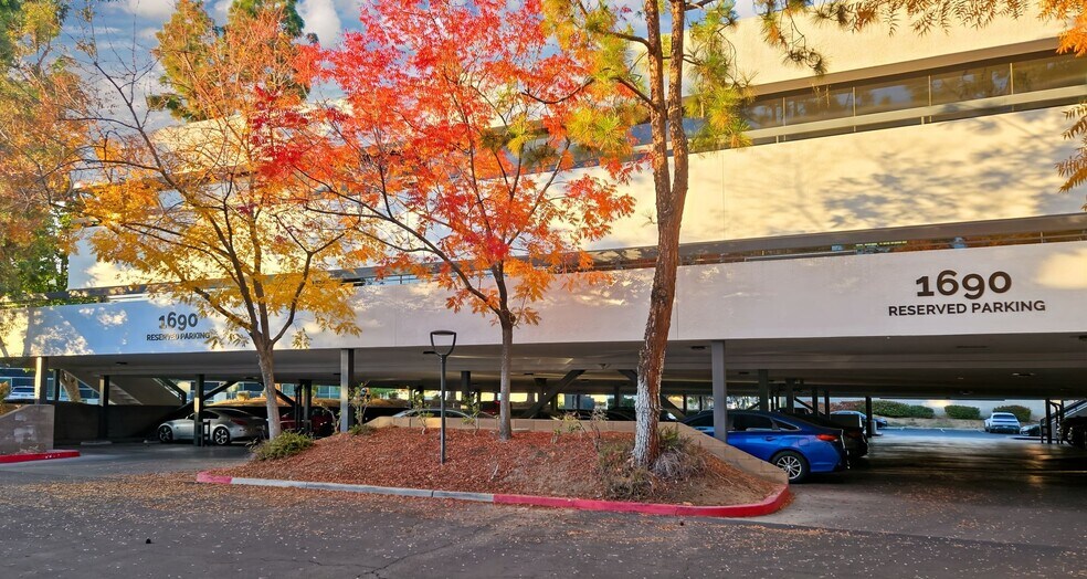 More Photos Of 1690 W Shaw Ave, Fresno Coworking Space