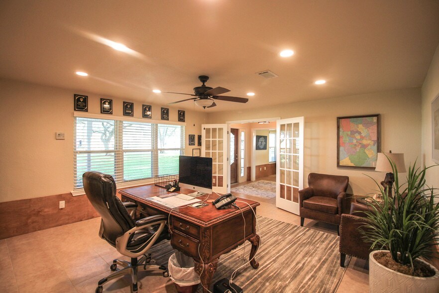 More Photos Of 16607 Mueschke Rd, Cypress Office Residential For Sale