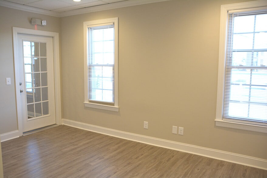 More Photos Of 103 Hazel Path Ct, Hendersonville Office For Lease