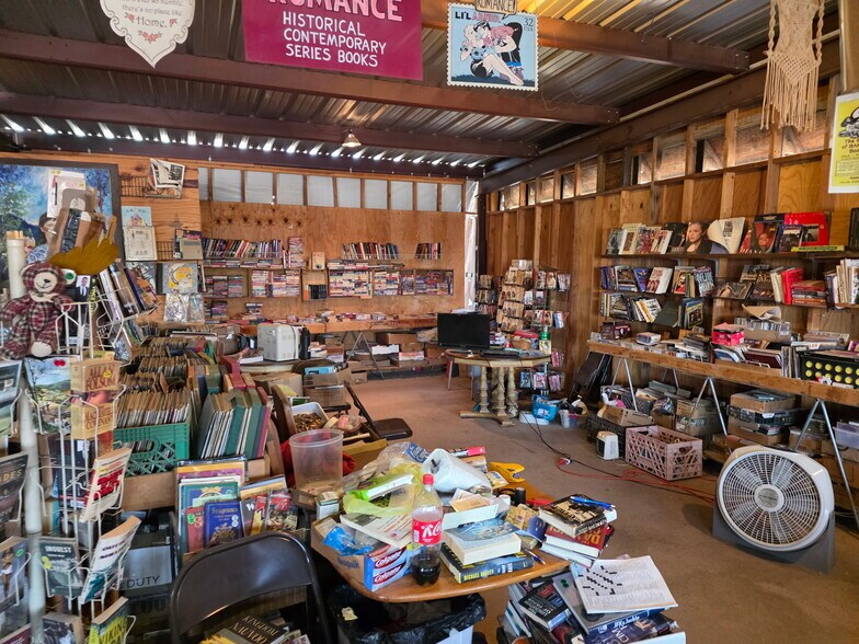 More Photos Of 690 E Main St, Quartzsite Storefront Retail Office For Sale