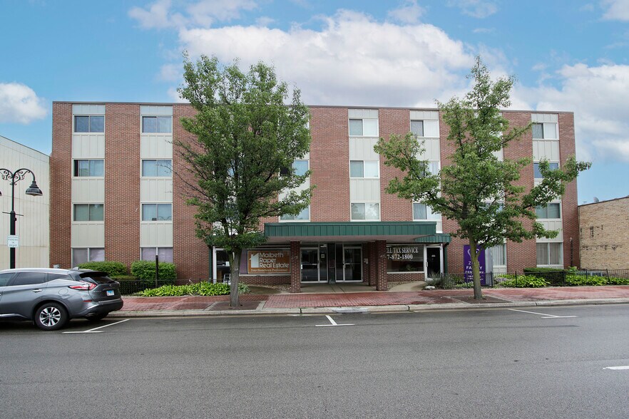 Primary Photo Of 2671 Sheridan Rd, Zion Apartments For Lease