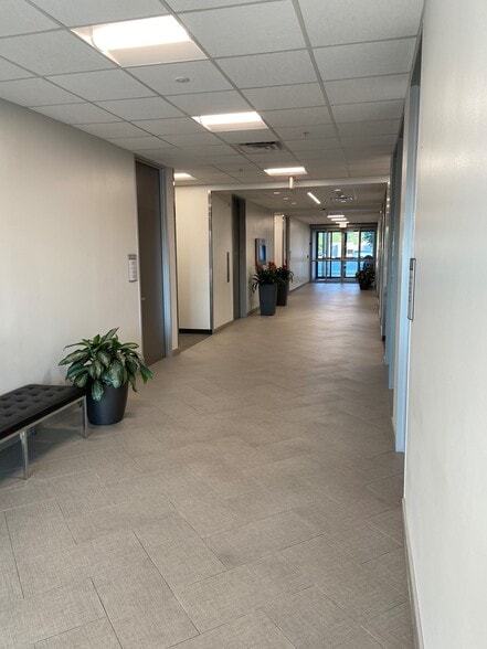 More Photos Of 1601 Main St, Richmond Medical For Lease