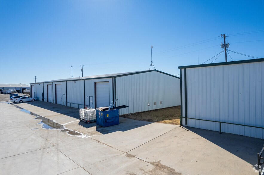 More Photos Of 2617 W Blue Mound Rd, Haslet Warehouse For Lease