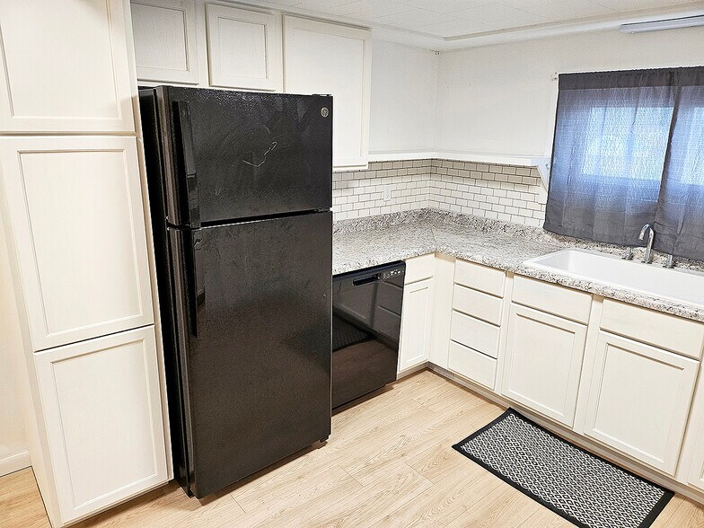 More Photos Of 540 S Main St, Galva Storefront Retail Residential For Sale