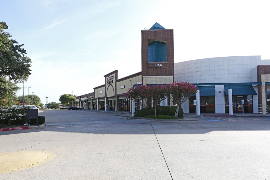 More Photos Of 3046 Lavon Dr, Garland General Retail For Lease