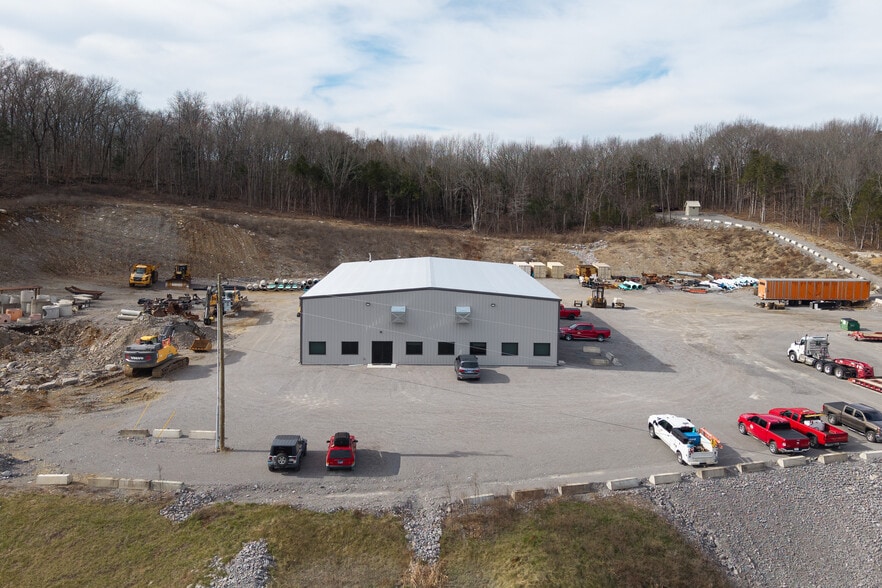 More Photos Of 1854 Sparta Pike, Lebanon Warehouse For Lease