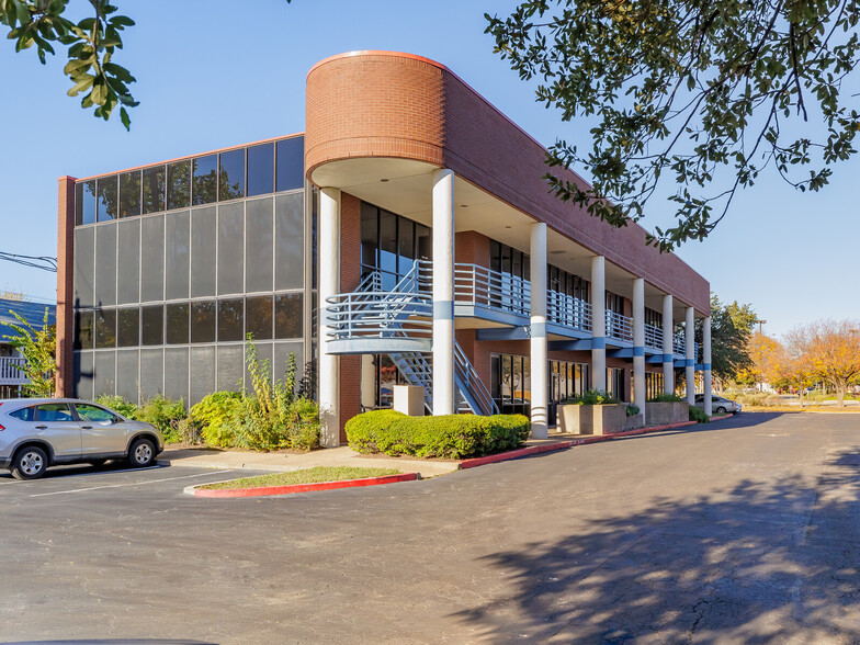 Primary Photo Of 2579 Western Trails Blvd, Austin Medical For Lease