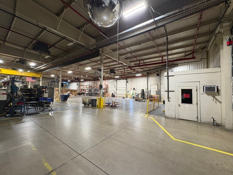 More Photos Of 101 E Industrial Blvd, Logansport Manufacturing For Sale