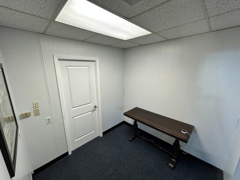 More Photos Of 1365 Blue Mountain Dr, Danielsville Office For Lease