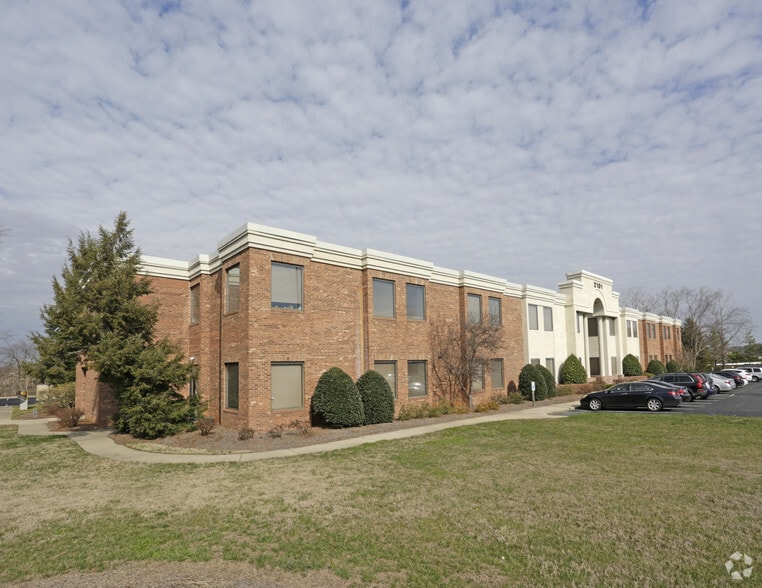 More Photos Of 2101 N Sardis Rd, Charlotte Office For Lease