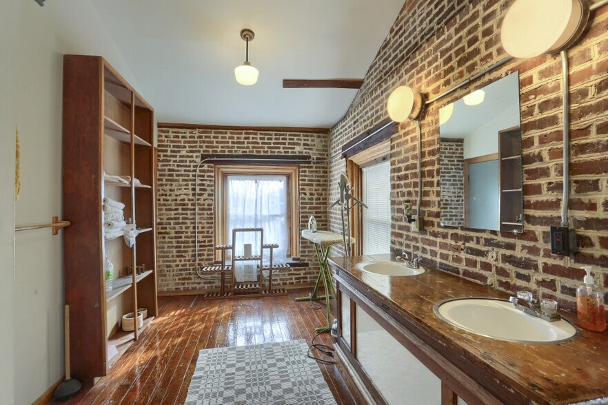 More Photos Of 11 Spruce St, Mountville Apartments For Sale