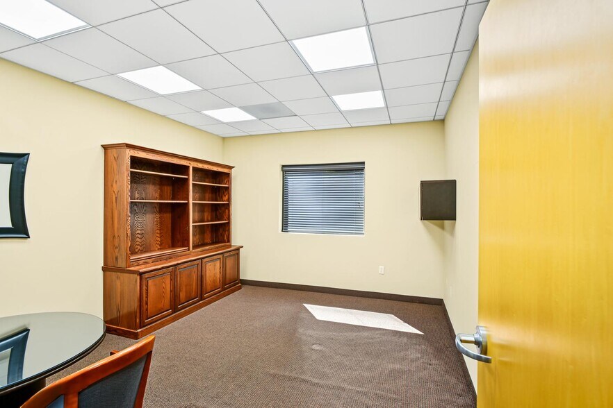 More Photos Of 550 Price Ave, Redwood City Office For Sale