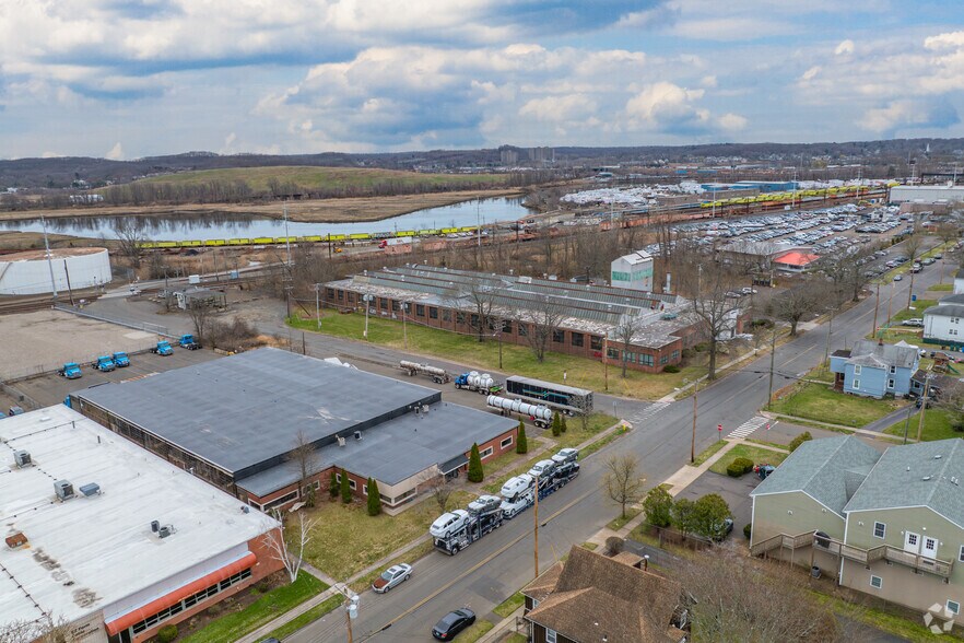 More Photos Of 275 Welton St, Hamden Manufacturing For Lease