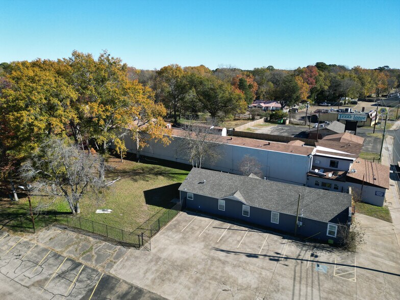 More Photos Of 1505 E Marshall Ave, Longview Medical For Sale