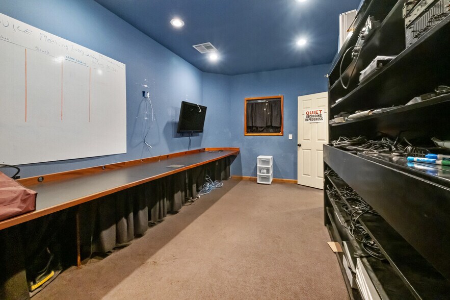 More Photos Of 814 E Cherokee Ave, Sallisaw Religious Facility For Sale