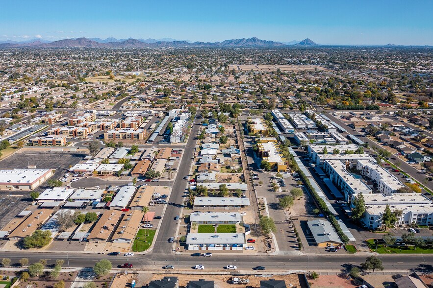 More Photos Of 6043-6049 W Laurie Ln, Glendale Apartments For Sale