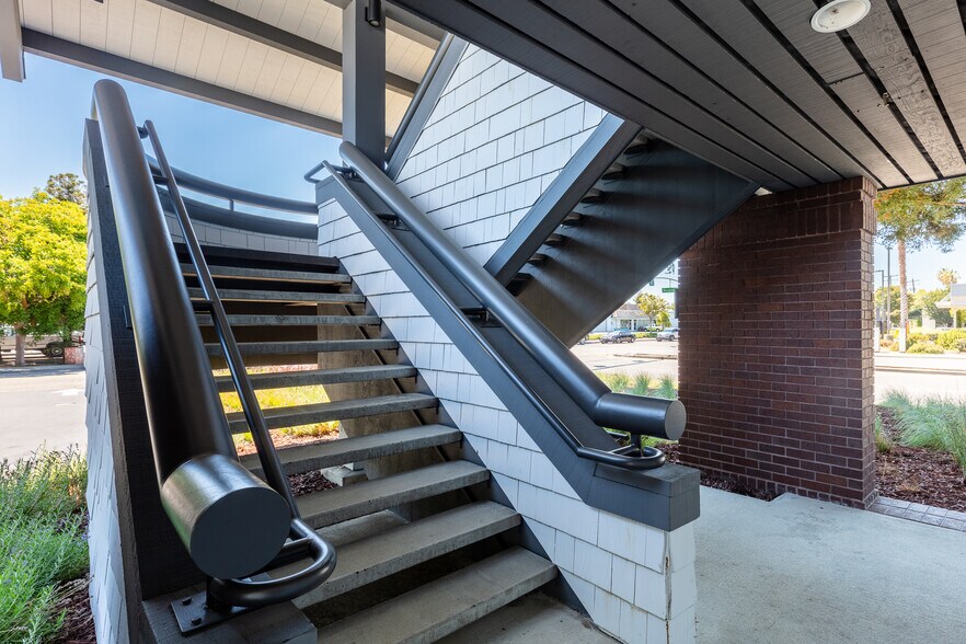 More Photos Of 1001 N Rengstorff Ave, Mountain View Office For Lease