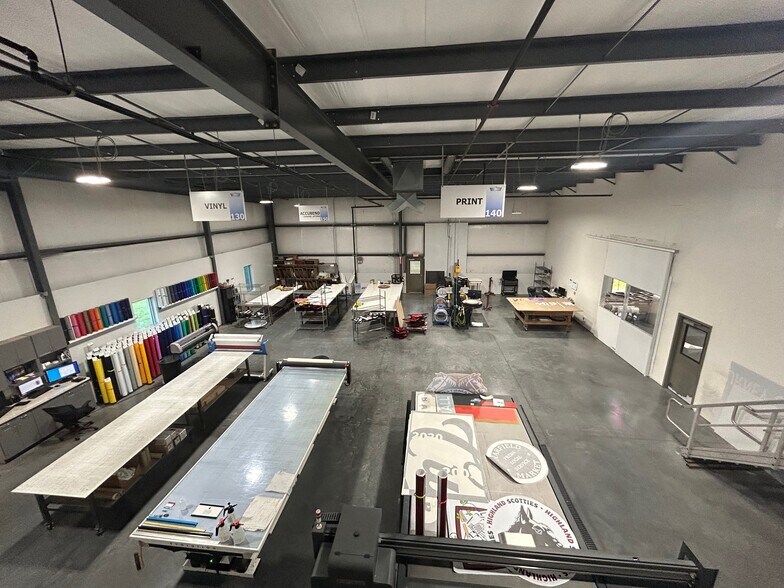 More Photos Of 4302 Security Pky, New Albany Manufacturing For Lease