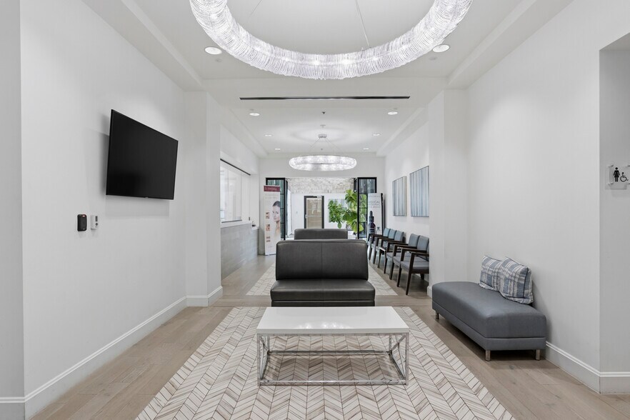 More Photos Of 160 Fountains Blvd, Madison Medical For Sale
