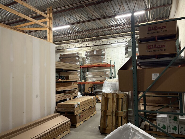 More Photos Of 1000 E Industrial Park Dr, Manchester Service For Lease