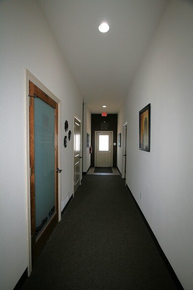 More Photos Of 200 S 14th St, Midlothian Medical For Sale