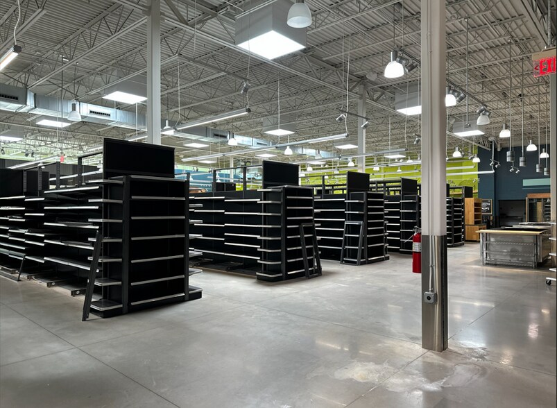 More Photos Of 1450 Taylor Rd, Montgomery Supermarket For Lease