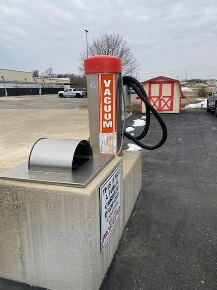 More Photos Of 1025 W 4th St, Monroe Carwash For Sale