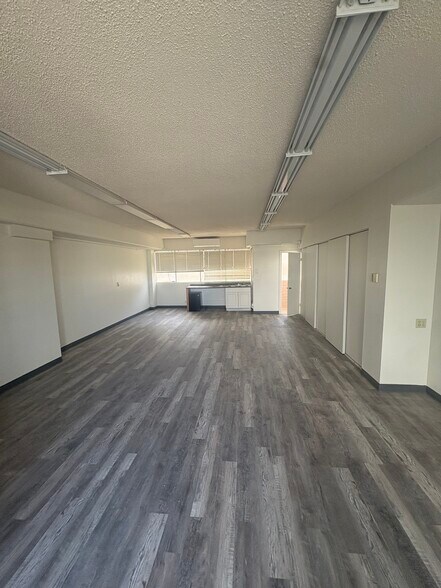 More Photos Of 931 University Ave, Honolulu General Retail For Sale