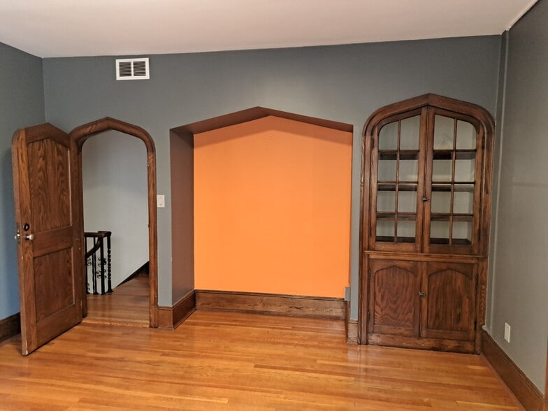 More Photos Of 226 W State St, Trenton Medical For Lease