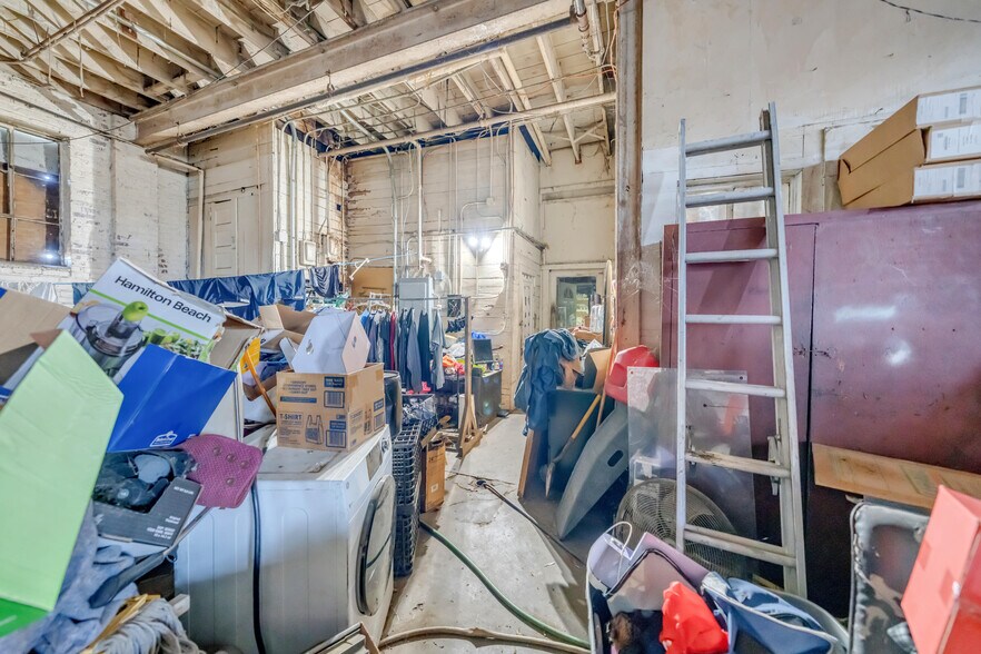 More Photos Of 305 W Trigg Ave, Memphis Warehouse For Sale