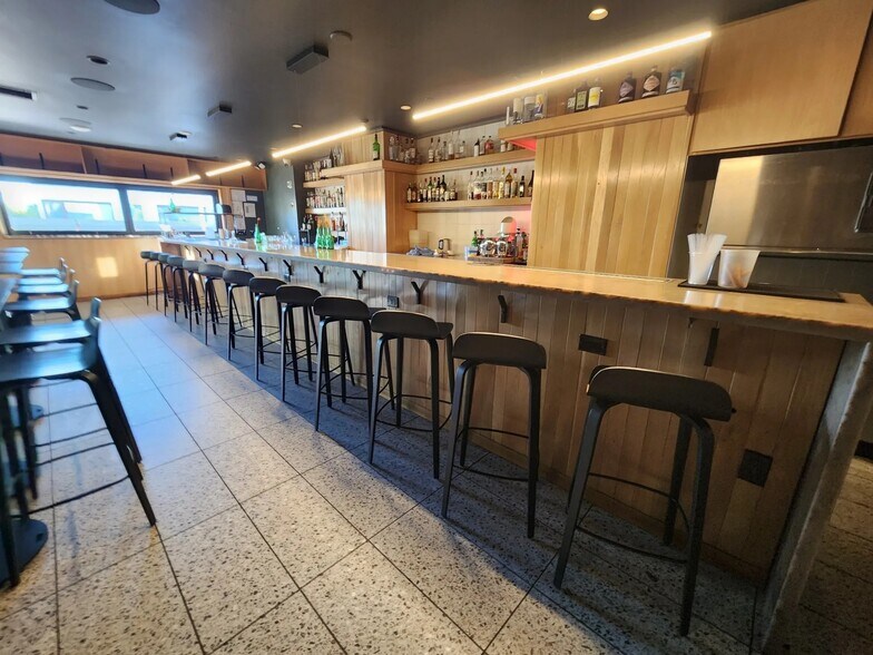 More Photos Of 4971 N 7th Ave, Phoenix Restaurant For Sale