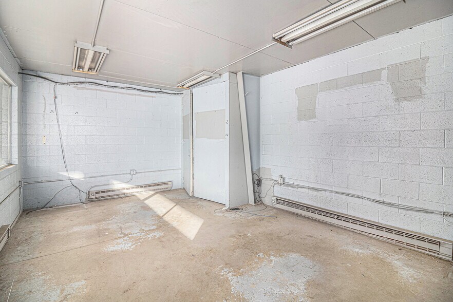 More Photos Of 29250 S Wixom Rd, Wixom Warehouse For Sale