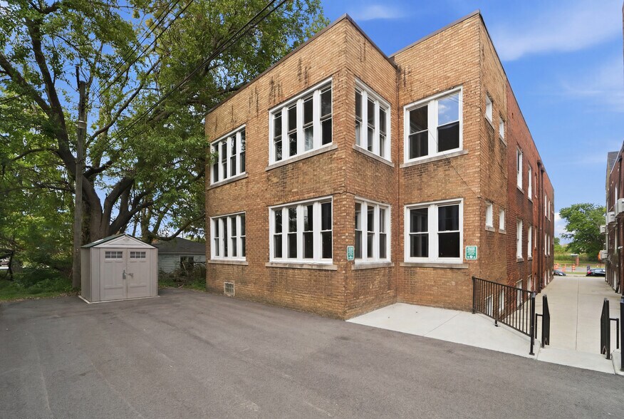 More Photos Of 1300 Porter St, Dearborn Apartments For Sale