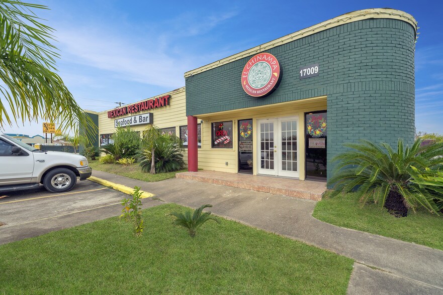 Primary Photo Of 17009 East Fwy, Channelview General Retail For Sale