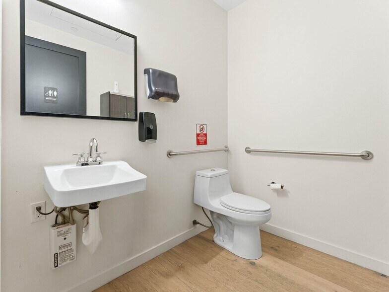More Photos Of 818 N 4th St, Philadelphia Office For Lease