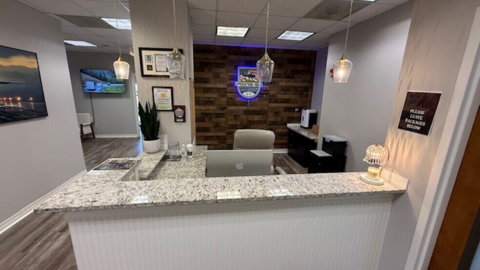 More Photos Of 19824 W Catawba Ave, Cornelius Medical For Lease