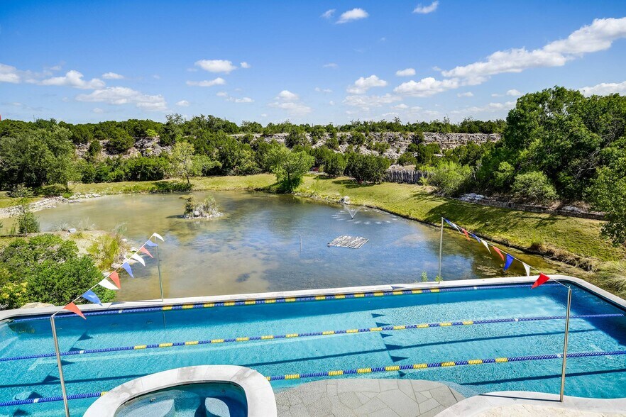 More Photos Of 610 Crystal Creek Dr, Austin Specialty For Sale