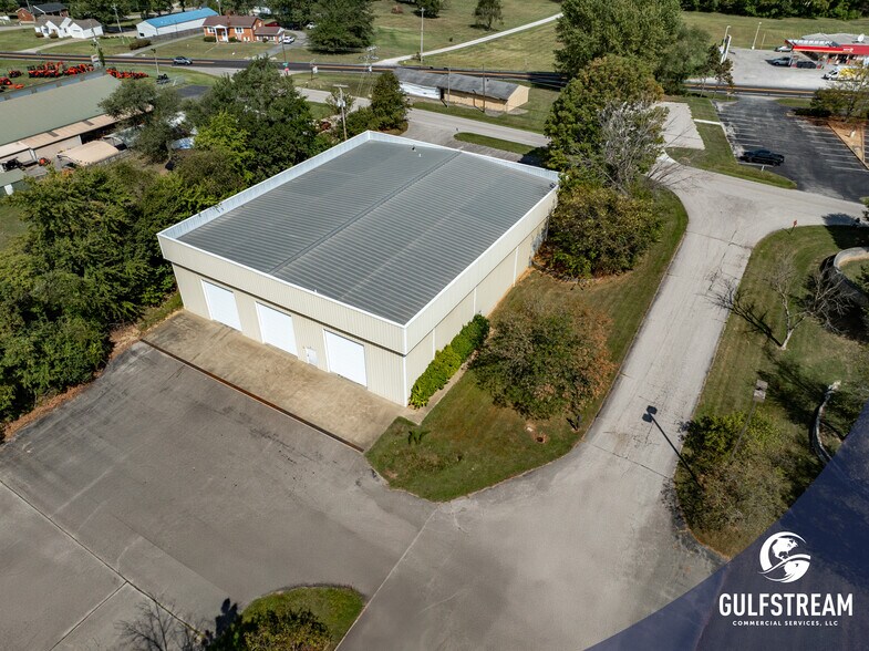 More Photos Of 5620 Old 54 hwy, Philpot Warehouse For Sale