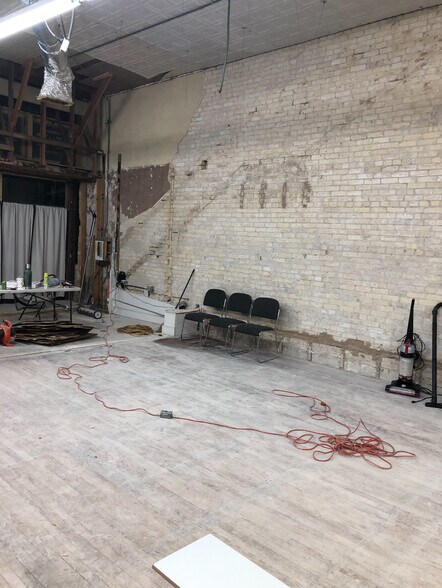 More Photos Of 419 Saint George St, Gonzales Storefront For Sale