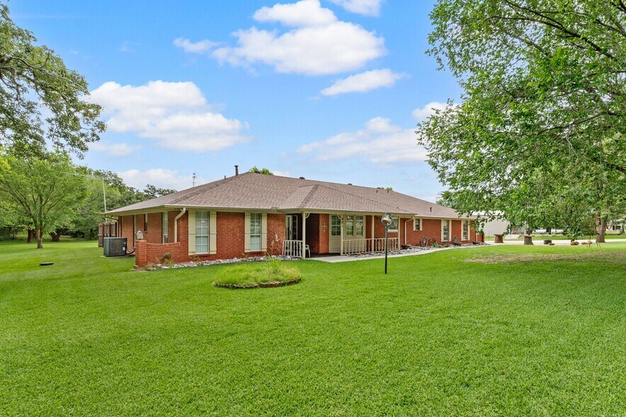 More Photos Of 981 Witherspoon Way, Flower Mound Industrial For Sale