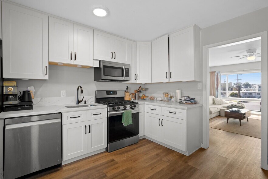 More Photos Of 4924-4926 Iroquois Ave, San Diego Specialty For Sale