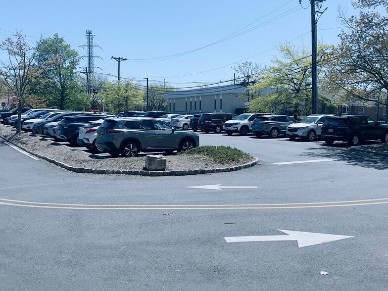 More Photos Of 2 Lincoln Hwy, Edison Medical For Sale