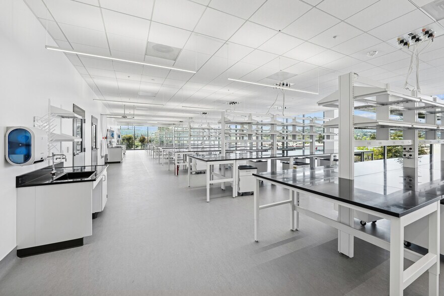 More Photos Of 1091 Industrial Rd, San Carlos Research And Development For Lease