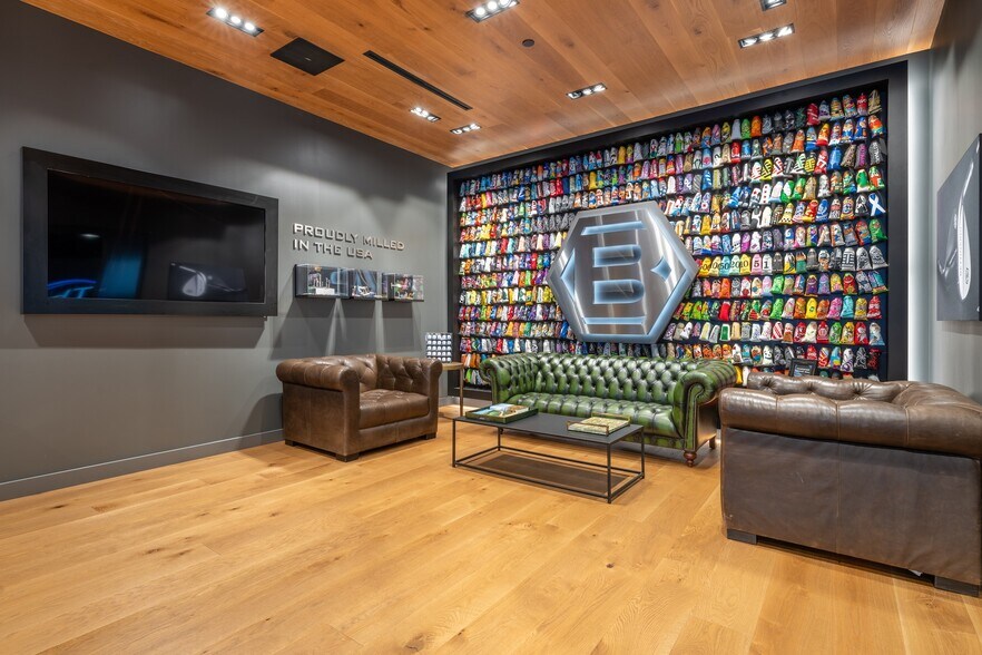 More Photos Of 1301 W 22nd St, Oak Brook Office For Lease