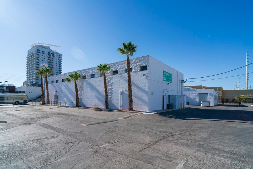 More Photos Of 808-810 S Main St, Las Vegas Flex For Sale