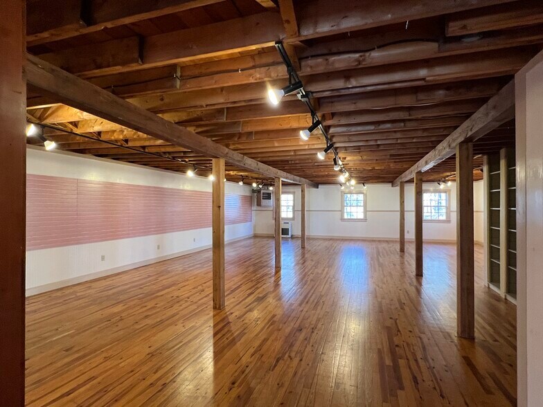 More Photos Of 80 Lafayette Rd, Hampton Falls Freestanding For Lease