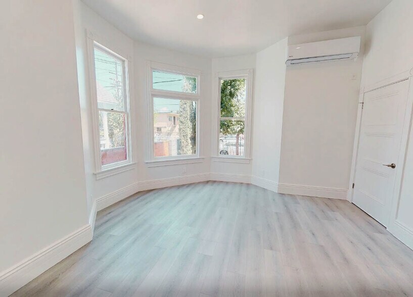 More Photos Of 1030 W 23rd St, Los Angeles Apartments For Sale