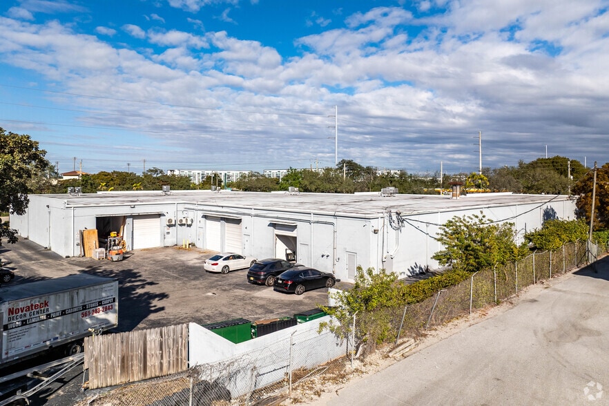 More Photos Of 101 S Congress Ave, Delray Beach Showroom For Lease