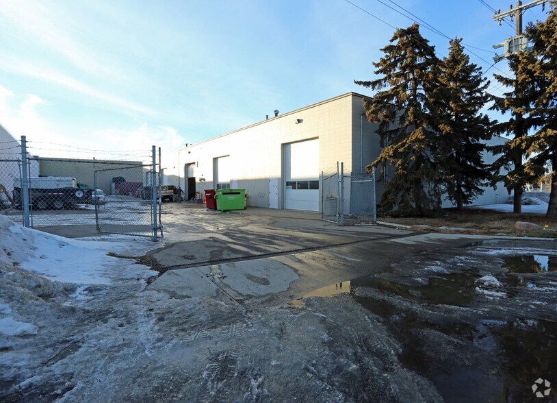 More Photos Of 14611 131st Ave NW, Edmonton Service For Sale